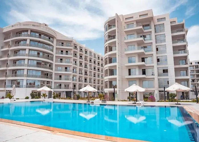 شقة Modern With Pool View In The Center