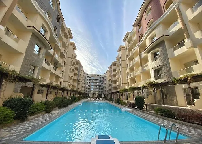 Modern With Pool View In The Center شقة الغردقة