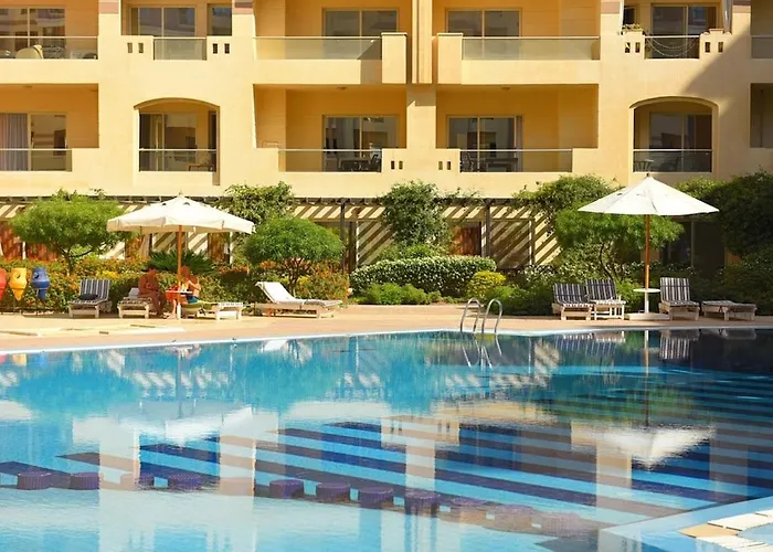 Modern With Pool View In The Center شقة الغردقة